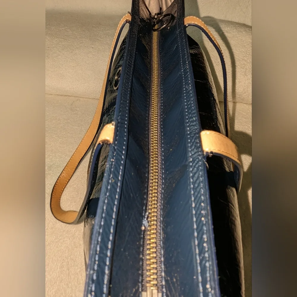 Coach Poppy liquid gloss soft navy patent leather tote.18674